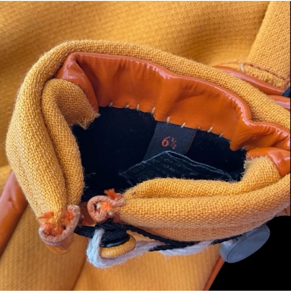 NWT MIU MIU patent leather and fleece gloves - Picture 9 of 11